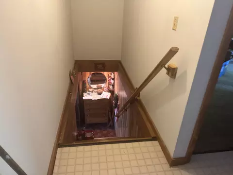 Entry Way - 138 Spring Rd, Augusta, ME 04330 photo 3 of 4