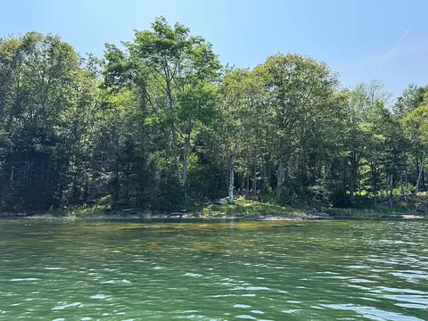 196 Pemaquid Harbor Rd, Bristol, ME 04558