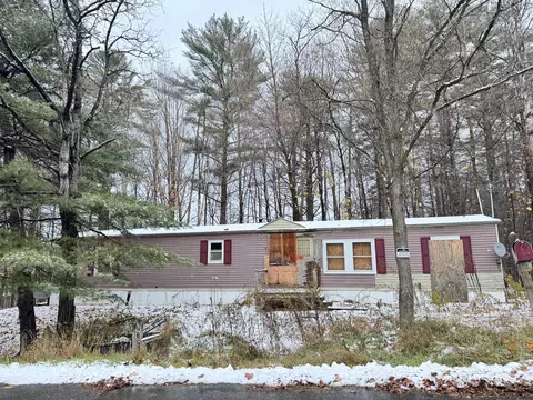 39 Joyce St, Skowhegan, ME 04976