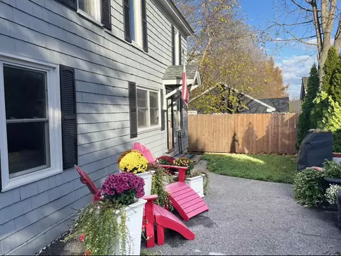 2 Cross St, Kennebunk, ME 04043