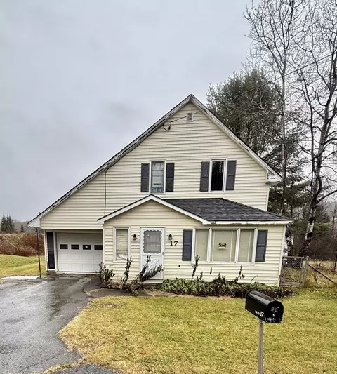 17 Lake St, Stockholm, ME 04783