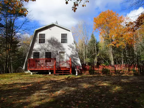 11 Webber Farm Rd, Paris, ME 04281