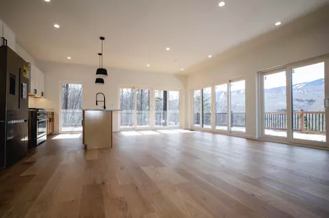 33 Nahama Way, Newry, ME 04261