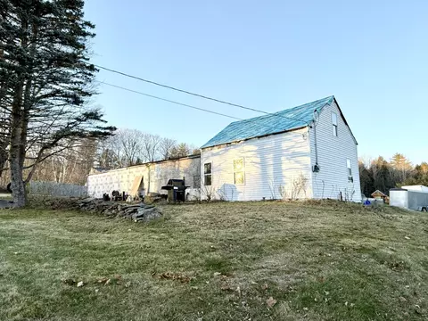 388 Bog Rd, Vassalboro, ME 04989