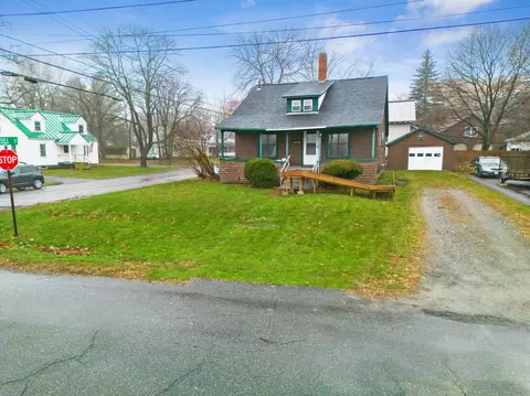 11 Russell St, Waterville, ME 04901