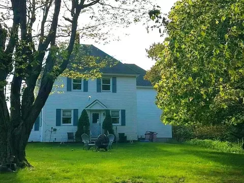 25 Belleview Ave, Winter Harbor, ME 04693