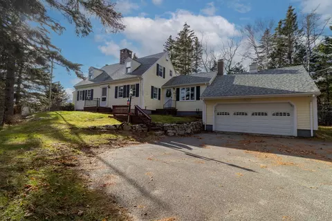 18 North St, Jonesport, ME 04649