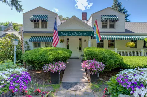 200 Shore Rd, Ogunquit, ME 03907