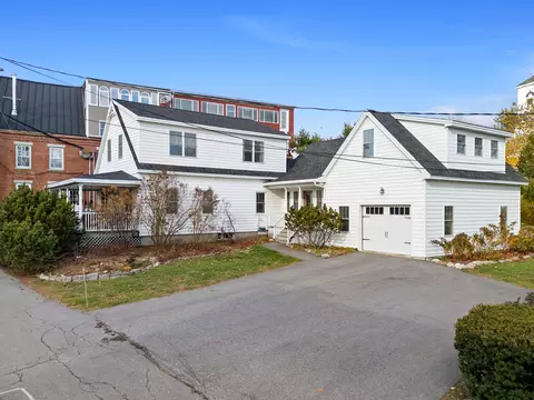 4 Leach St, Searsport, ME 04974