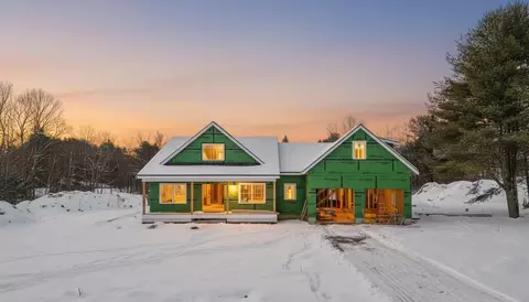 18 Shipping Ln, Eliot, ME 03903