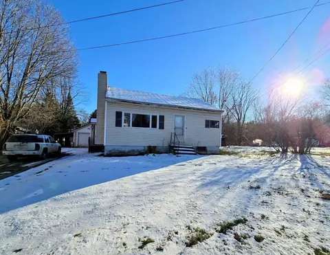 62 W West Main St, Milo, ME 04463