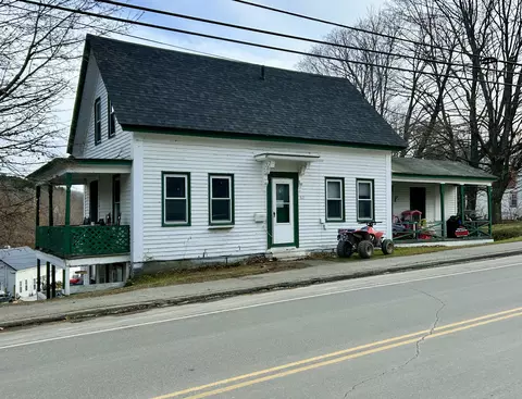 62 Main St, Dexter, ME 04930