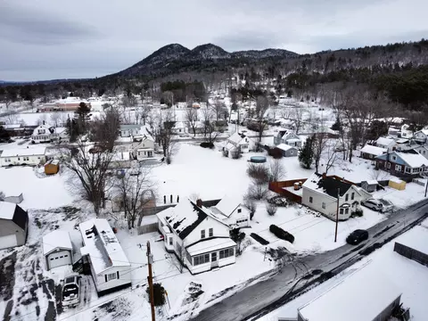 26 Highland Ave, Dixfield, ME 04224