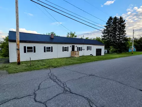 29 Exchange St, Presque Isle, ME 04769