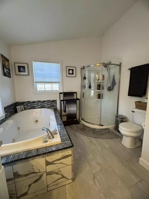 Bath - 387 Exeter Rd, Corinth, ME 04427 photo 9 of 16
