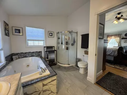 Bath - 387 Exeter Rd, Corinth, ME 04427 photo 7 of 16