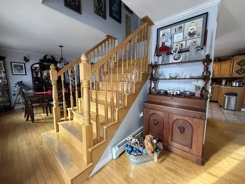 Entry Way - 387 Exeter Rd, Corinth, ME 04427 photo 3 of 10