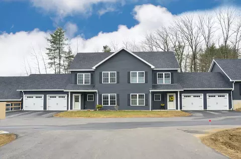 18 Violet Dr #18, Farmingdale, ME 04344