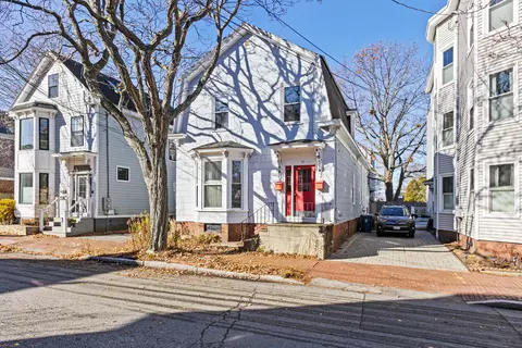 71 Melbourne St, Portland, ME 04101