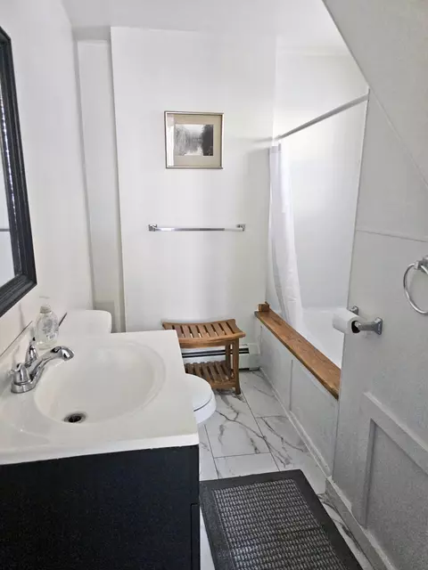 Bath - 6 Flagg St, Augusta, ME 04330 photo 1 of 2