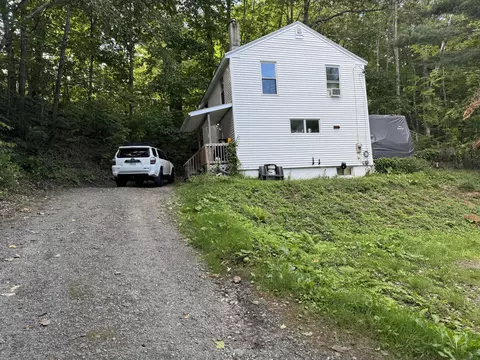 72 Boothby St, Augusta, ME 04330