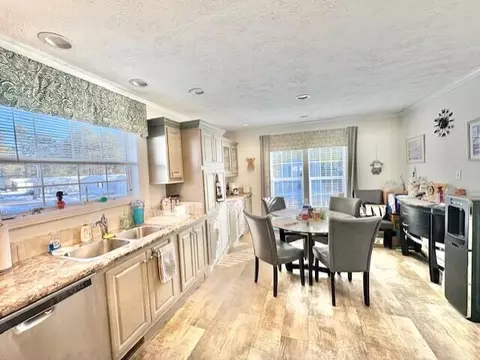 7 Clayton Dr, Saco, ME 04072