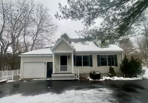 7 Apple Tree Ln, Cape Elizabeth, ME 04107