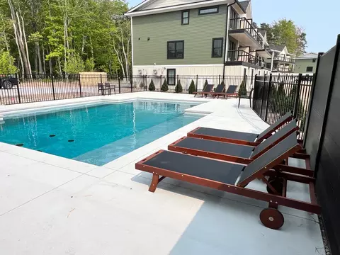 26 Salt Point Dr #25, Old Orchard Beach, ME 04064