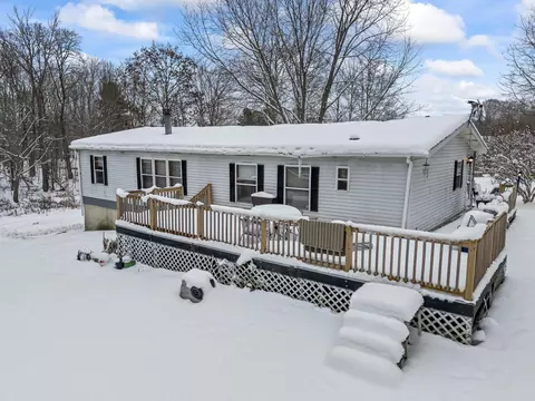 784 E Pond Rd, Nobleboro, ME 04555