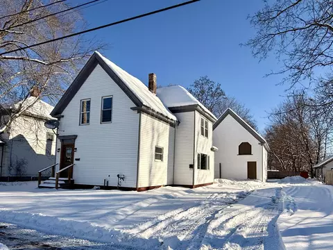 75 Madison Ave, Madison, ME 04950