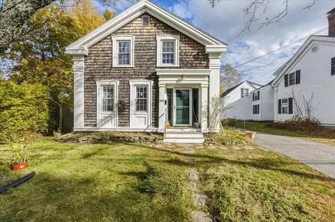 227 High St, Belfast, ME 04915