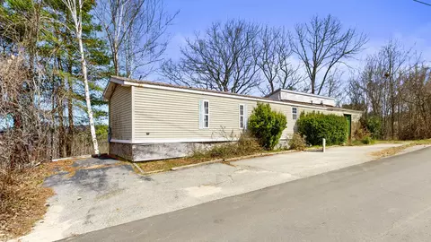 399 High St, Rumford, ME 04276