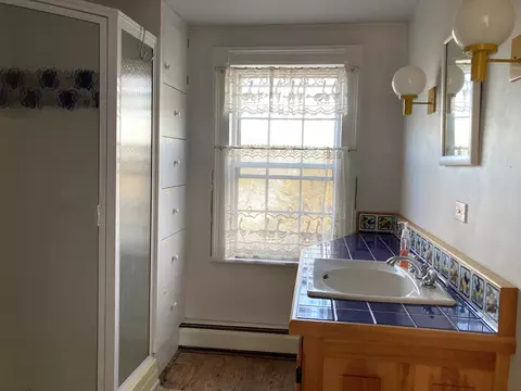 Bath - 3 Rogers Pt, Steuben, ME 04680 photo 2 of 2