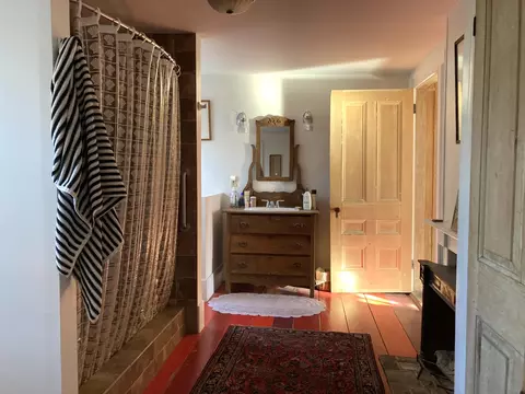 Bath - 3 Rogers Pt, Steuben, ME 04680 photo 1 of 2