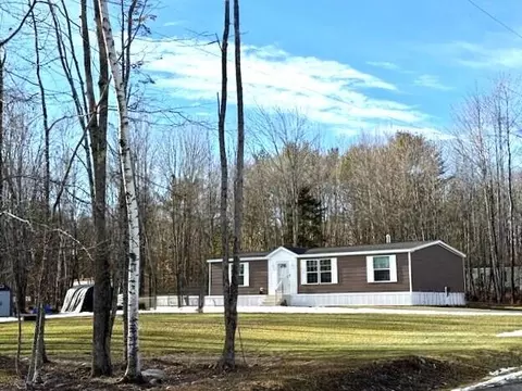 25 N Greenridge Hts, Oakland, ME 04963