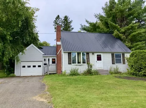 37 Pleasant St, Limestone, ME 04750