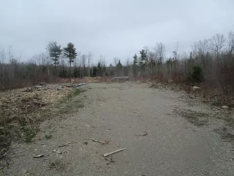 60 Clements Rd, Winterport, ME 04496