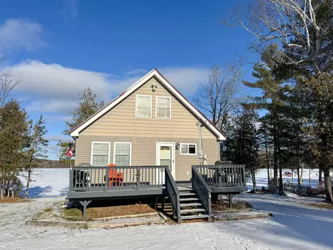 69 Shady Ln, Lincoln, ME 04457