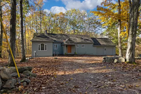 23 Linscott Rd N, York, ME 03909