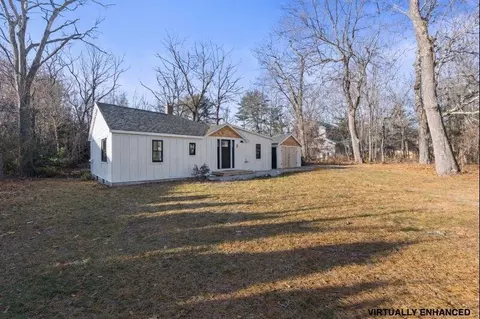 4 Highland Ave, Cumberland, ME 04021