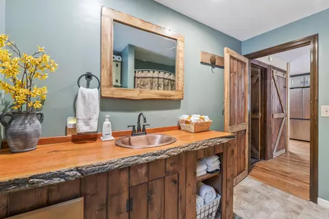 Bath - 1480 Arnold Trl, Eustis, ME 04936 photo 1 of 1