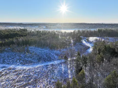 30 Porter Dr, Oakland, ME 04963