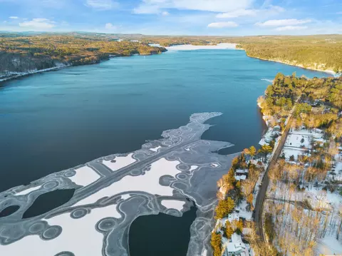 104 Memorial Dr, Winthrop, ME 04364