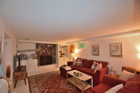 Living - 10 Durham Rd, Freeport, ME 04032 photo 7 of 9