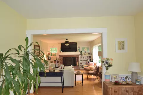 Entry Way - 10 Durham Rd, Freeport, ME 04032 photo 3 of 7