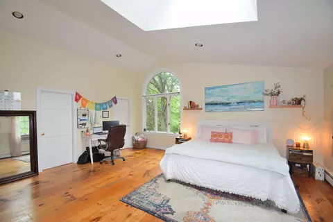 Bedroom - 10 Durham Rd, Freeport, ME 04032 photo 11 of 28