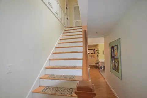 Entry Way - 10 Durham Rd, Freeport, ME 04032 photo 4 of 7