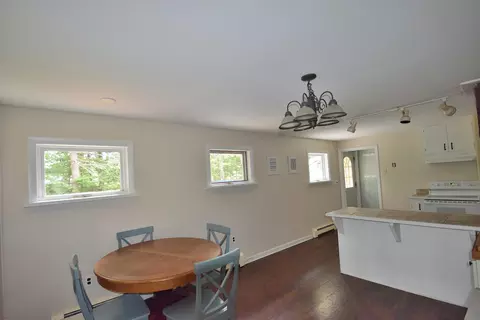 Dining - 10 Durham Rd, Freeport, ME 04032 photo 5 of 6