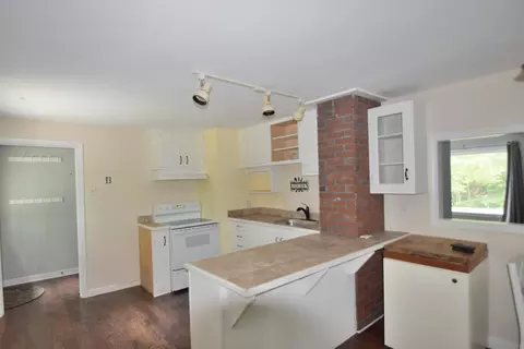 Kitchen - 10 Durham Rd, Freeport, ME 04032 photo 12 of 13