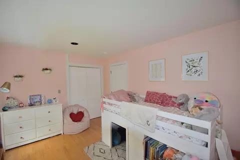 Bedroom - 10 Durham Rd, Freeport, ME 04032 photo 14 of 28